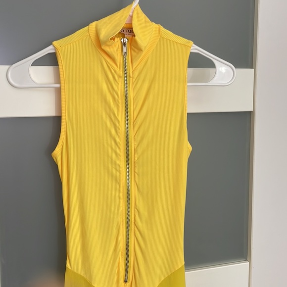 So Real Designer Yellow Jumpsuit Size XS New - Picture 2 of 8